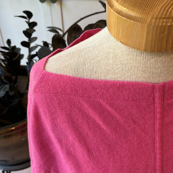 GUC pink 100% cashmere Juicy Couture poncho with stitched sleeve opening - Picture 3 of 11
